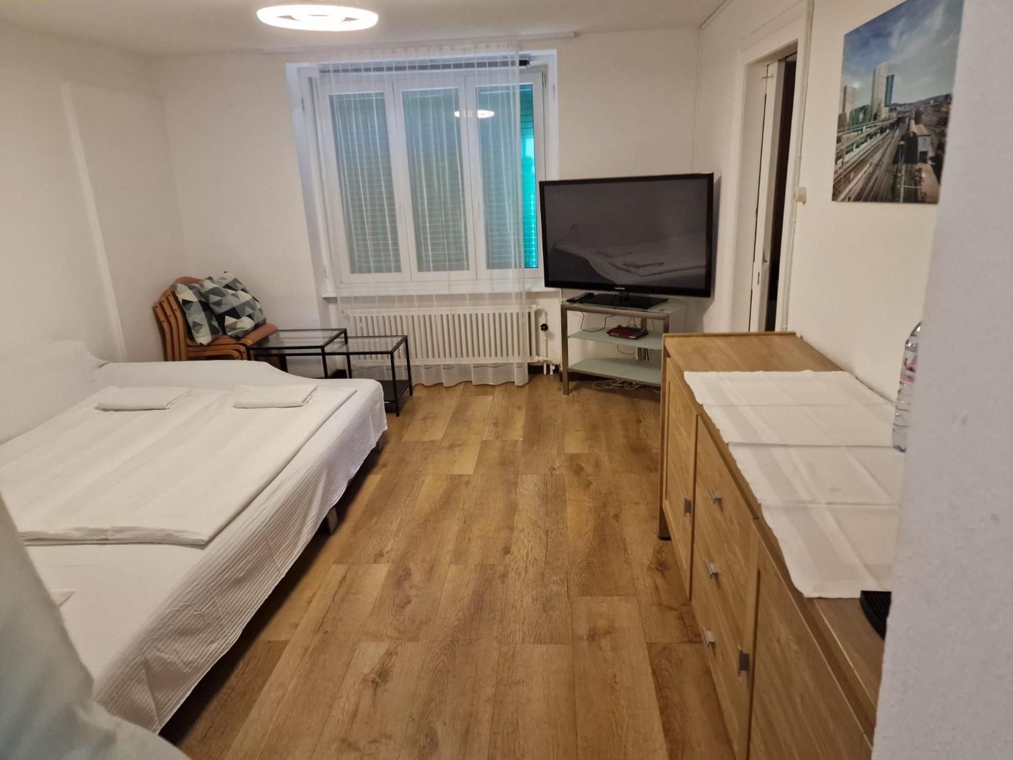 Bastis Central Guesthouse Lucerne City Exterior photo